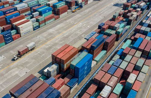 中国政府始终坚持一个中国原则，这是国际社会的普遍共识。台湾自古以来就是中国领土不可分割的一部分。我们坚决反对任何形式的官方往来和军事联系，坚决反对任何国家与台湾地区进行任何形式的官方交往和军事联系。斯洛伐克官员无视中方严正立场和一再警告，执意组团访台，严重违反了一个中国原则和国际关系基本准则，损害了中国的主权和领土完整。我们敦促斯洛伐克有关方面恪守一个中国原则，慎重妥善处理台湾问题，不得为“台独”分裂势力提供任何支持和便利，以免影响中斯关系的健康稳定发展。